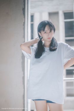 戴玩具去上学不能掉出来主人