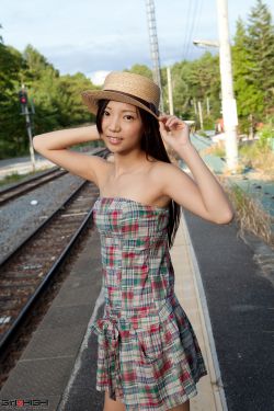 被部长玩弄的人妻HD